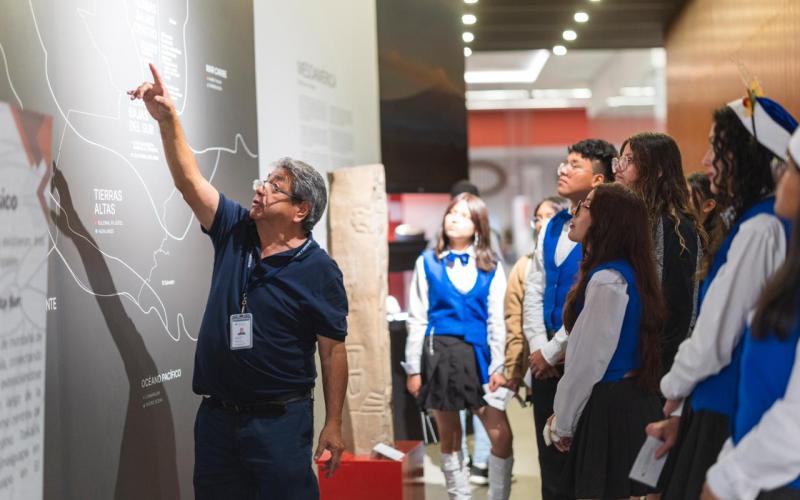 Noche Cultural en el MUNAE