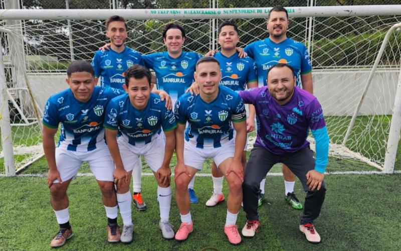 El equipo ganador del Torneo de Fútbol 7. 