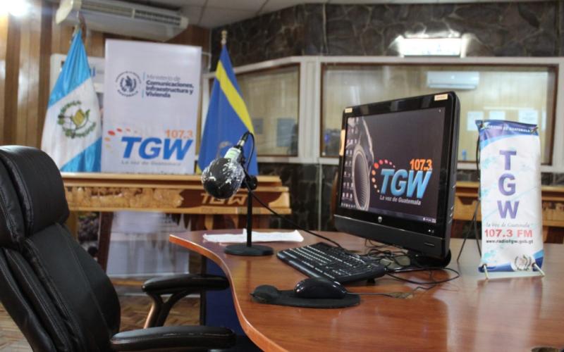 Más cobertura, educación e inclusión: la radio pública transforman el acceso a la información en Guatemala