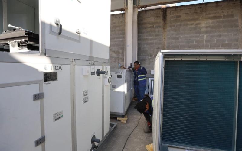 Estas modernas manejadoras de aire son parte de un proyecto estratégico orientado a mejorar la experiencia de los pasajeros y fortalecer la infraestructura del principal aeropuerto de Guatemala.  