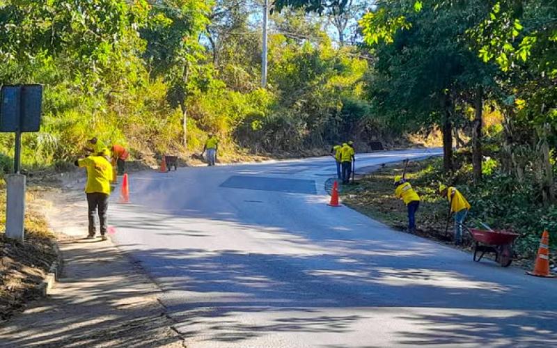 Limpieza vial en Chinautla mejora la seguridad y la movilidad de miles de vecinos