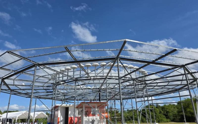 Esta nueva infraestructura tecnológica contribuye a optimizar los procesos de aproximación, despegue y aterrizaje de aeronaves, reduciendo márgenes de error y fortaleciendo la seguridad operacional en beneficio de aerolíneas y usuarios.