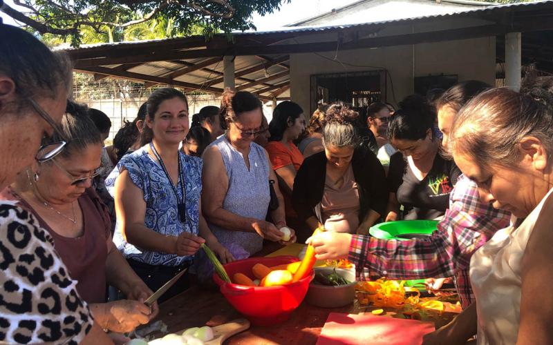 Familias jutiapanecas capacitadas en nutrición y prácticas alimentarias saludables