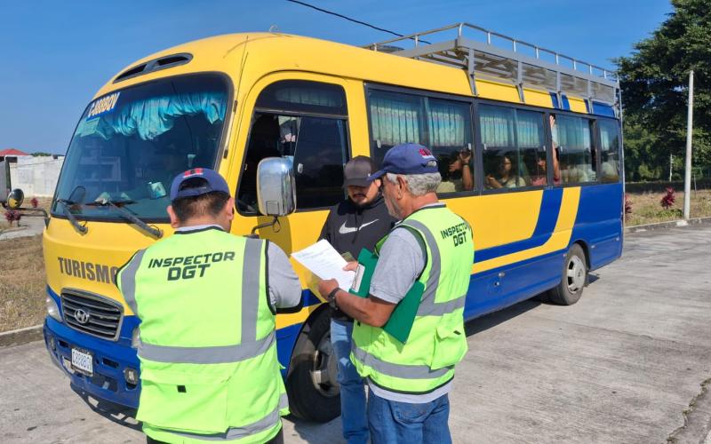 DGT habilita plataforma digital para la generación del código QR de renovación para transportistas de turismo