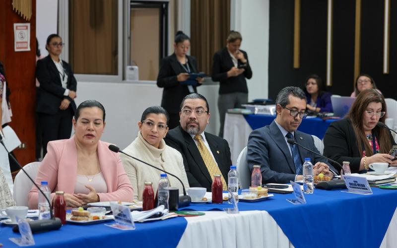 Acción conjunta promueve el Sello Mujer en las adquisiciones públicas