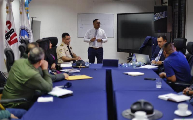 Autoridades reafirman respaldo al transporte y fortalecen coordinación para una movilidad más segura