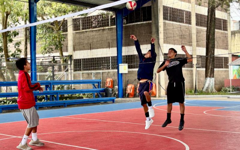 Se abrieron actividades en la academia de voleibol. 