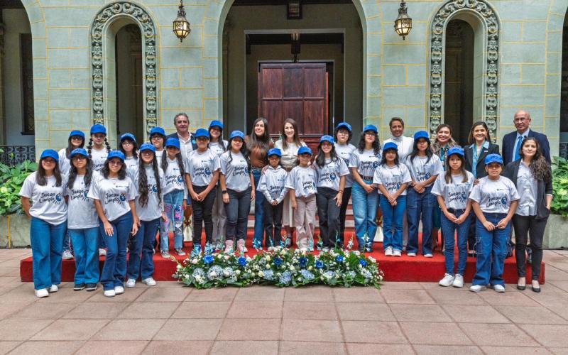 Niñas de Tierra Nueva, Chinautla apuestan por la equidad en inauguración de Juego Limpio FEM