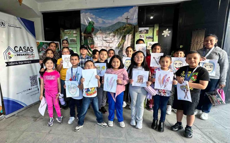 Niñez de Baja Verapaz celebra el legado del Rabinal Achi a través del arte