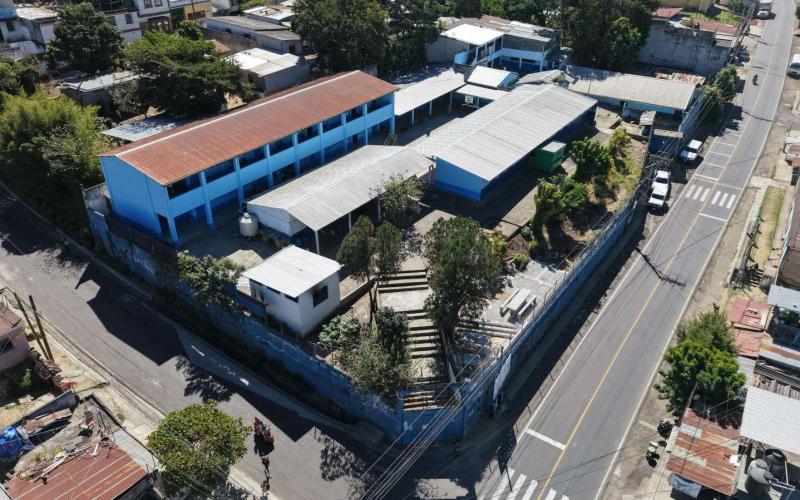 Más de 650 estudiantes iniciarán el ciclo escolar 2026 en escuela renovada de Villa Canales