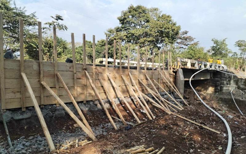 Refuerzan el puente Cantel para proteger a quienes transitan entre Quetzaltenango y Retalhuleu