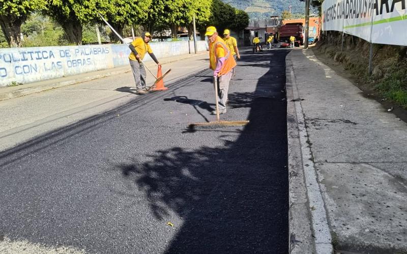 Mejoran el camino entre Santa Lucía y Magdalena Milpas Altas y facilitan la movilidad en Sacatepéquez