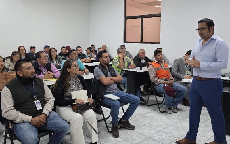 Durante la actividad, se explicaron los principales derechos y prestaciones que dicha ley reconoce a los servidores públicos y a sus beneficiarios, entre los que destacan la pensión por jubilación, pensión por invalidez, pensión por orfandad y otras prestaciones económicas, de conformidad con lo establecido en el Decreto 63-88 y su reglamento.