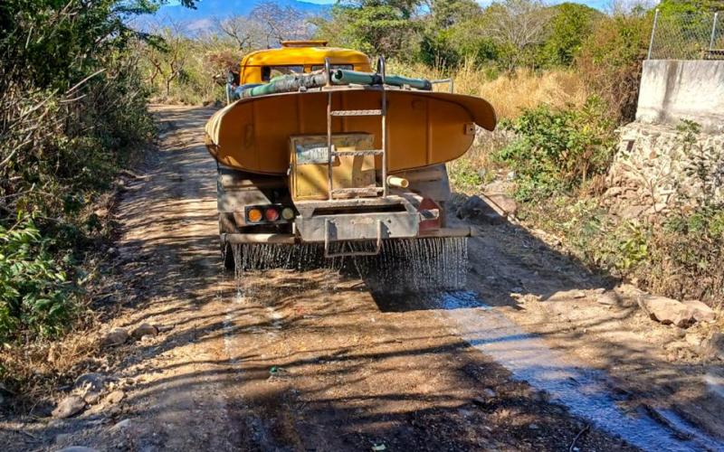 Trabajos de mantenimiento vial en camino rural de Jutiapa fortalecen la conectividad comunitaria