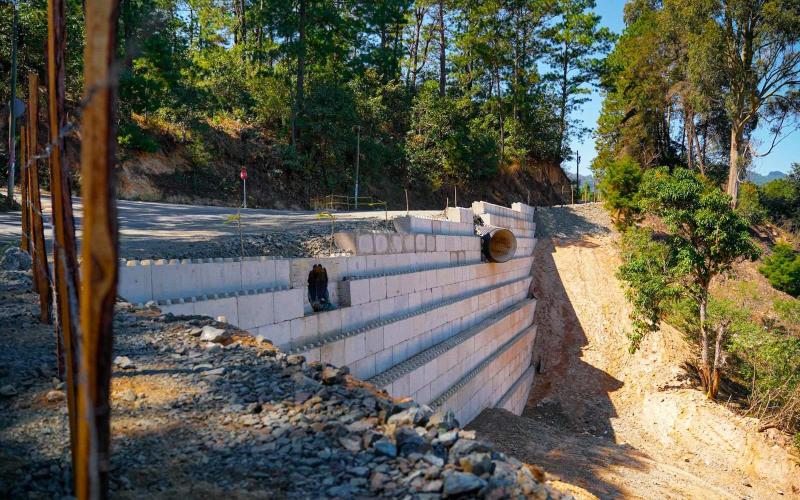 COVIAL ejecuta fase final de rehabilitación de tramo en ruta a Salamá