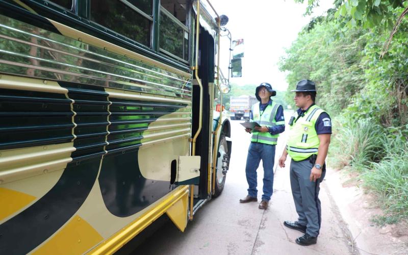 PROVIAL promueve acciones de seguridad vial para prevenir accidentes en el transporte extraurbano y de carga