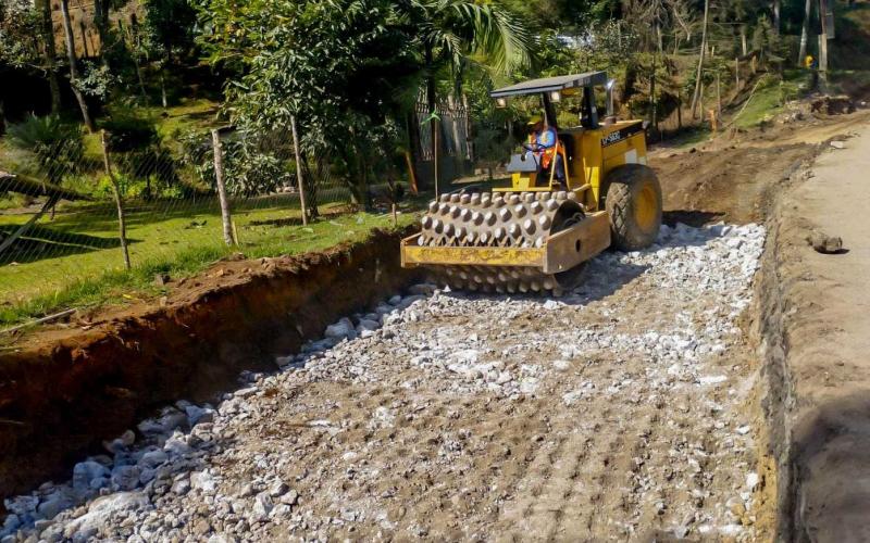 Avanza proyecto vial en la CA-14 y mejora la movilidad y seguridad de miles de familias en Alta Verapaz