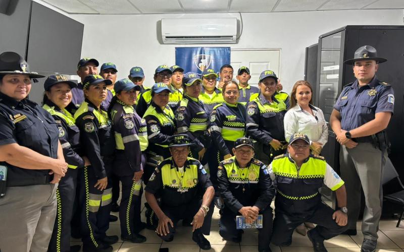 Refuerzan conocimientos en seguridad vial para fortalecer la atención en el tránsito local