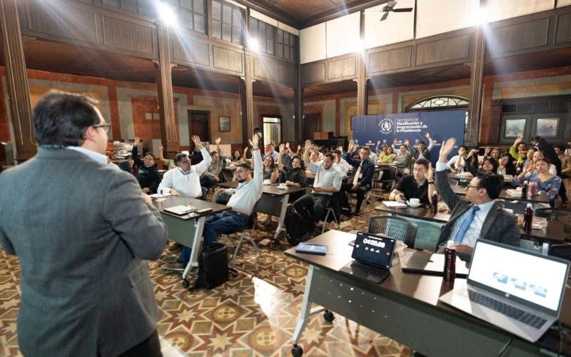 La primera reunión de la comunidad se efectuó en la antigua Casa de la Lotería