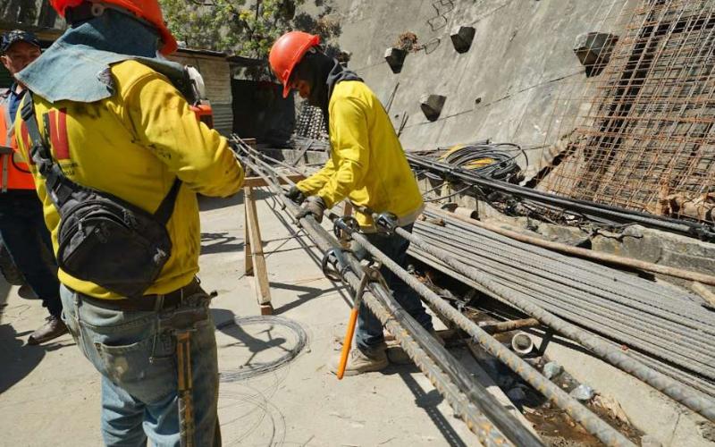 Avanzan trabajos de protección en ruta que conecta Avenida Hincapié con Boca del Monte
