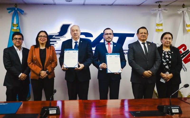 DGAC Y SAT fortalecen la coordinación aeroportuaria y aduanera para mejorar los servicios a la población 