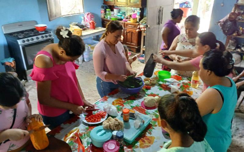 Chaya y papaya, sabores a comunidad petenera