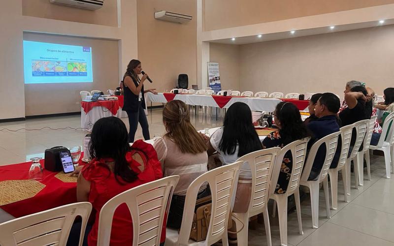 Docentes aprenden de alimentación saludable con enfoque de agricultura sensible a la nutrición
