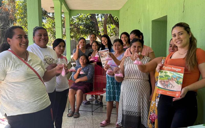 En Jutiapa impulsan la elaboración de vitaminas y desparasitantes para aves de traspatio