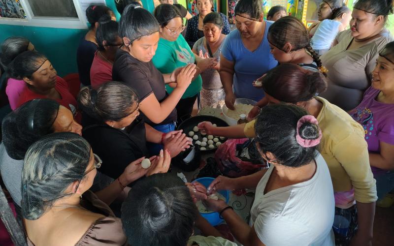 Entre buñuelos y aprendizaje impulsan emprendimientos de alimentación saludable