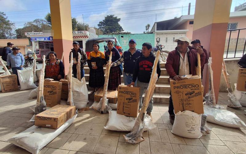 Entre semillas y esperanza, familias de Uspantán siembran sus cultivos