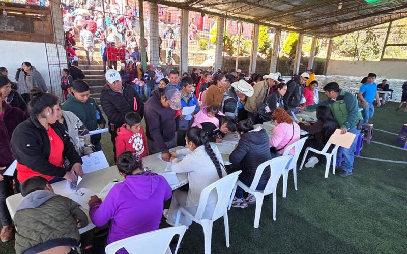Familias de Tacaná reciben raciones alimentarias
