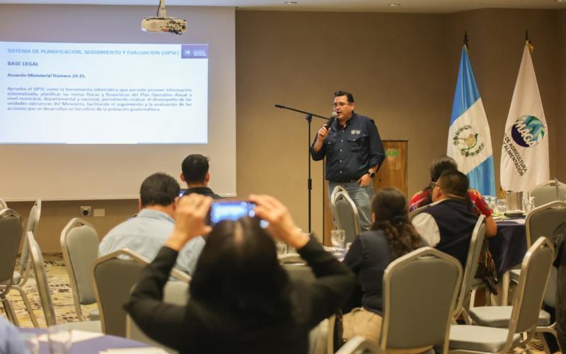 Fortalecen resiliencia del sector agropecuario luego de evaluar Plan de Cambio Climático