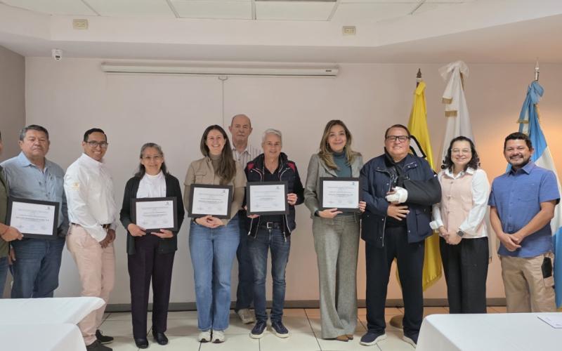 Granjas logran certificación de huevos libres de antibióticos
