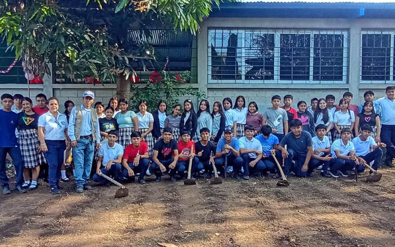 Impulsan el establecimiento de huertos escolares y comunitarios en Quetzaltenango
