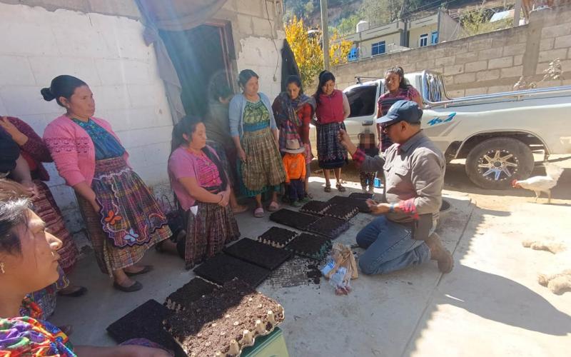 Impulsan la producción artesanal de pilones en Quetzaltenango
