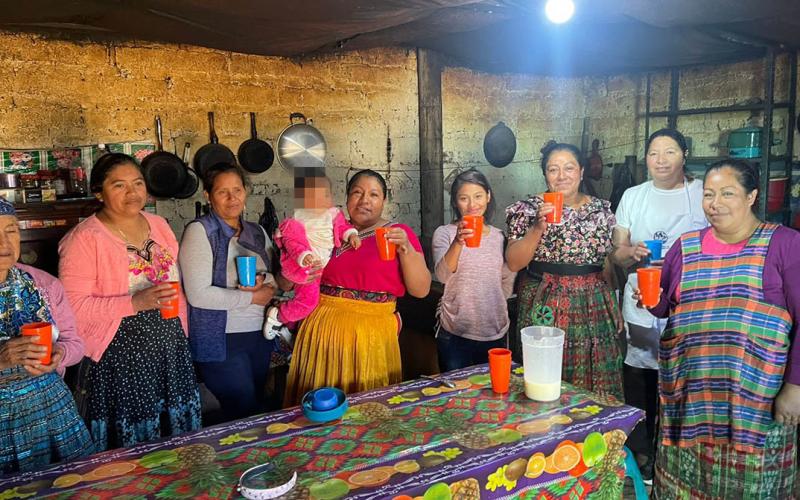 Mujeres de Olintepeque aprenden manejo higiénico de alimentos