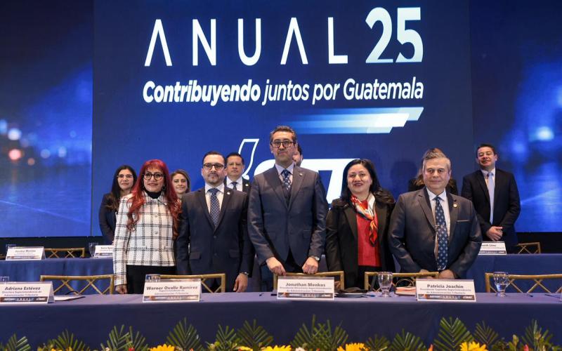 El ministro de Finanzas Públicas y presidente del Directorio de la SAT, Jonathan Menkos Zeissig participó en la presentación del informe. Foto Minfin