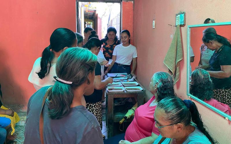 Prácticas de higiene e inocuidad alimentaria fortalecen la salud familiar 