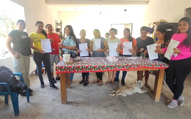 Promueven la economía del hogar con talleres de productos de higiene