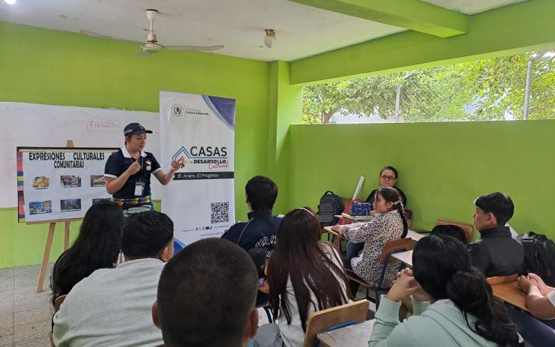 Charla fortalece la valoración de las expresiones culturales en la juventud de El Jícaro. 