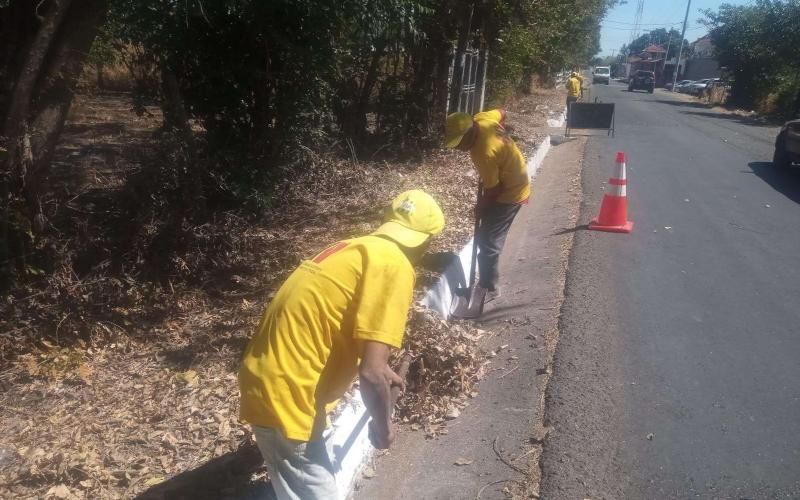 Limpian ruta en Asunción Mita para evitar inundaciones y mejorar la movilidad