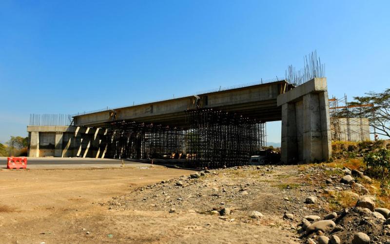 Avanzan trabajos de ampliación de carretera a cuatro carriles en Guanagazapa, Escuintla