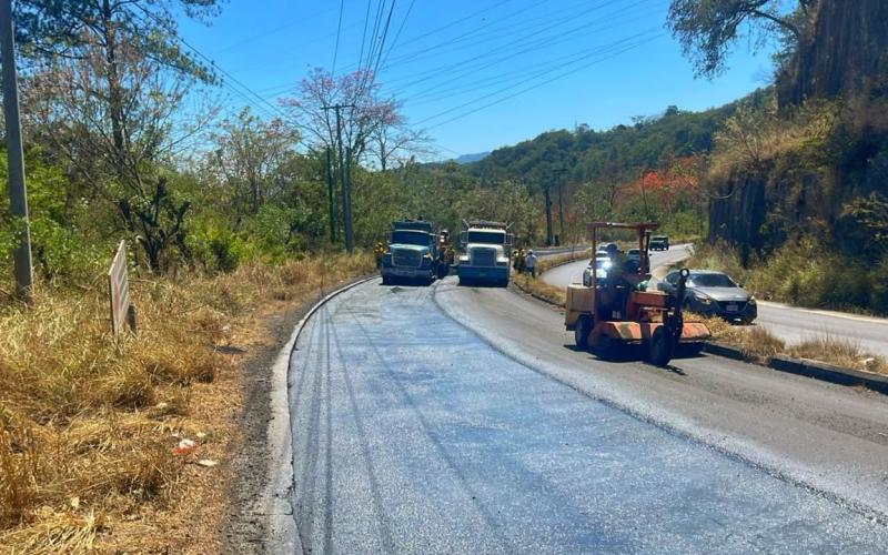 Finaliza la colocación de la segunda capa de asfalto en Santa Rosa