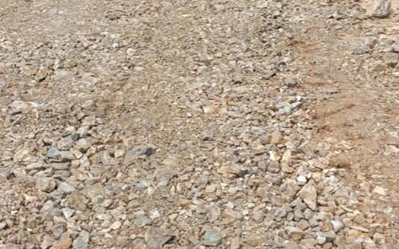 Colocan nueva capa de balasto entre Olopa y Carboneras