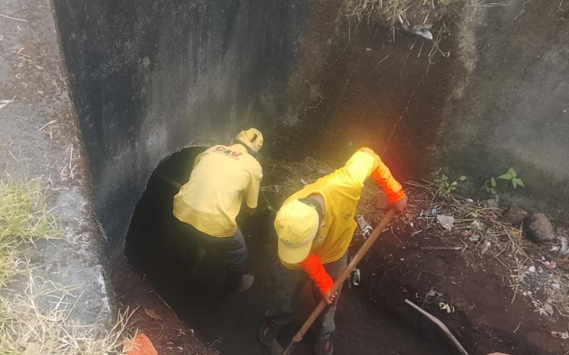 Realizan limpieza para evitar daños en la ruta entre Chicacao y Santiago Atitlán