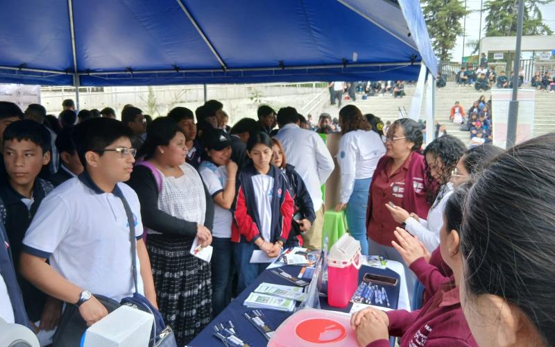 Feria de Educación Ambiental 2026 llenó de aprendizaje a los asistentes del Parque de la Paz en Cobán. 