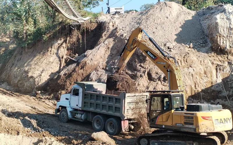 Avanza la reconstrucción de la bóveda en la ruta CA-2 Occidente, San Felipe, Retalhuleu
