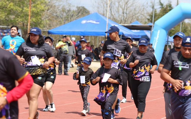 Carrera por el Día Internacional del Asperger/TEA reúne a decenas de guatemaltecos en el Parque Erick Barrondo para promover la inclusión. 