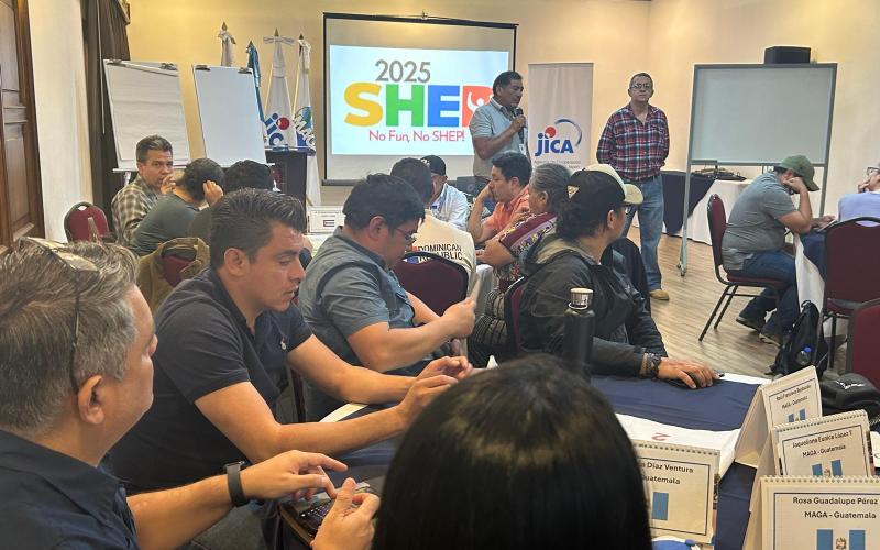 Curso internacional SHEP: de la teoría a la práctica en mercados de Sacatepéquez