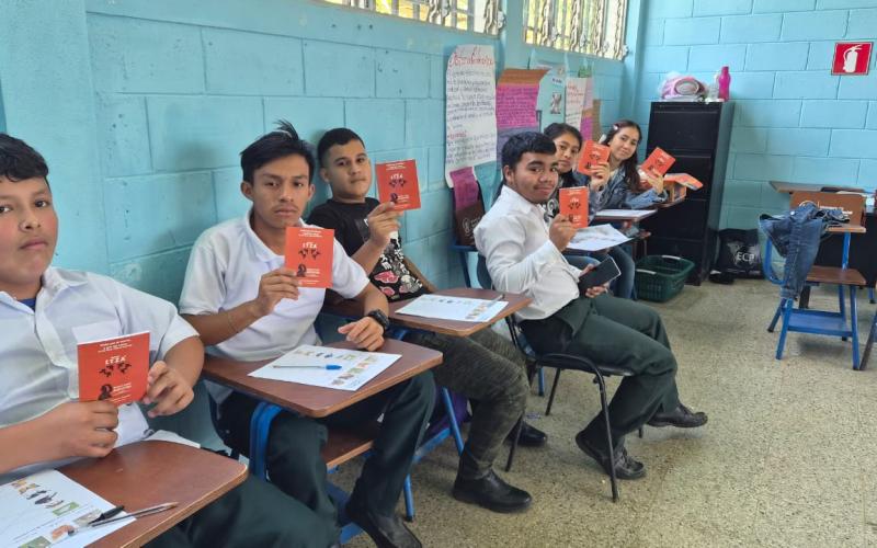 Estudiantes reciben clase magistral en Livinsgton